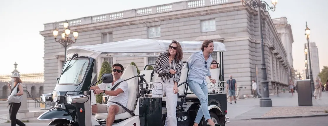 Electric tuk-tuk tour of Madrid