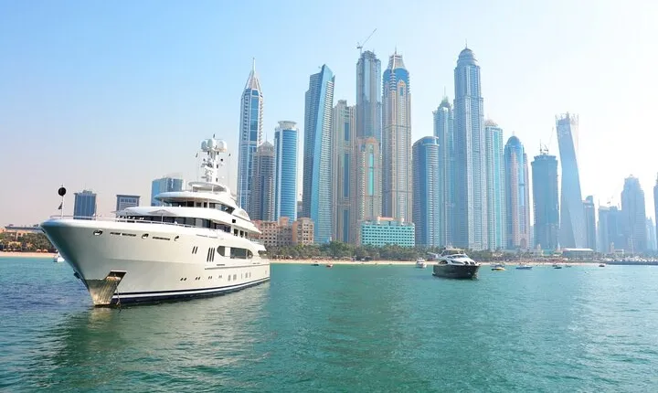 Amazing Dubai Marina Luxury Yacht Tour with Breakfast