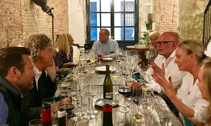 Barcelona Fun Wine Tasting with a Sommelier