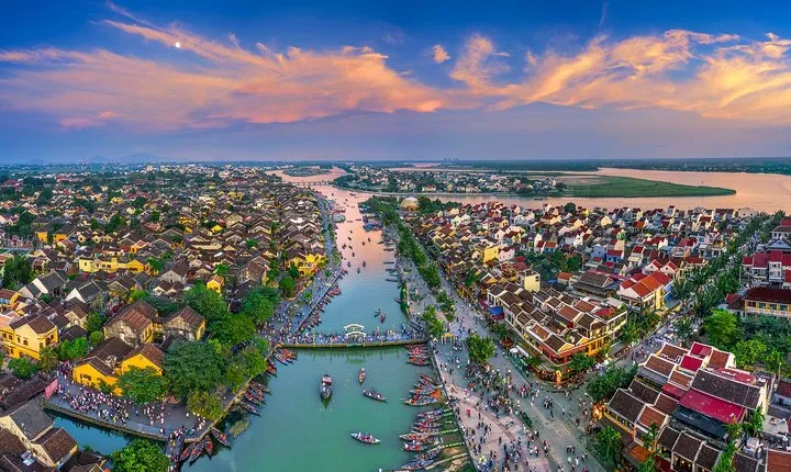 Hue City Trip From Hoi An By Private Car