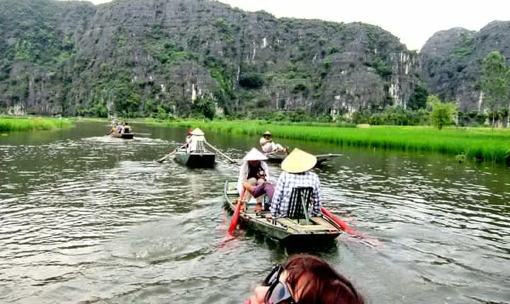 Perfume Pagoda full day