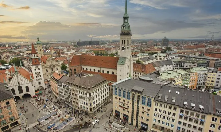 Private Transfer from Passau to Munich with Sightseeing