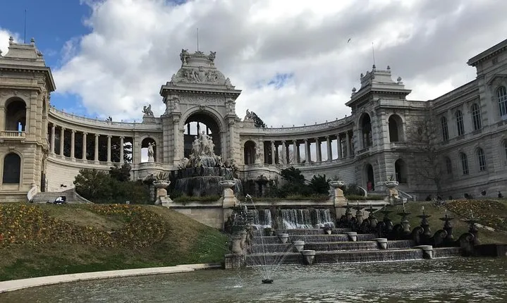 Authentic visit of Marseille