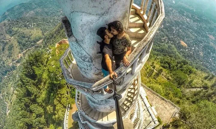 Private Sri Lanka Tour & Hike Experience to Ambuluwawa Tower