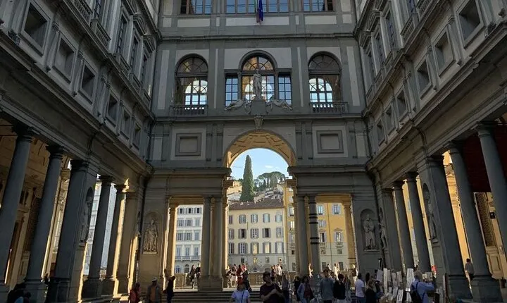 Florence: Skip-the-Line Uffizi Gallery Private Family Tour