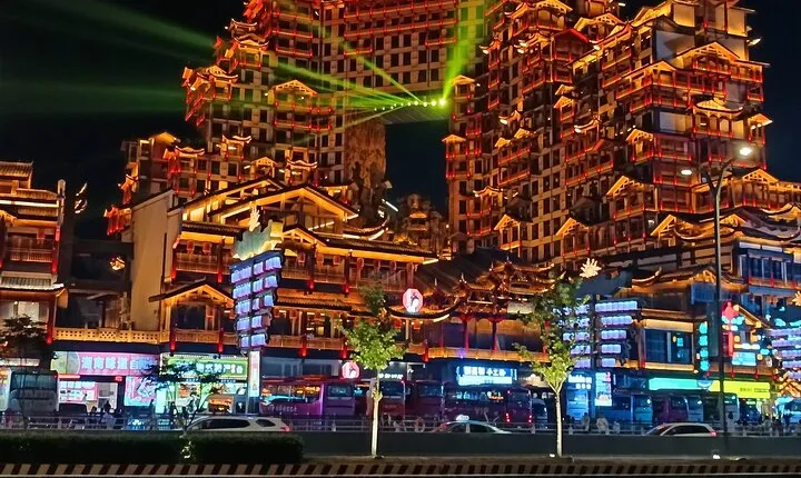 1-Day Private Tour to Tianmen Mountain & Glass Walk & Night Light