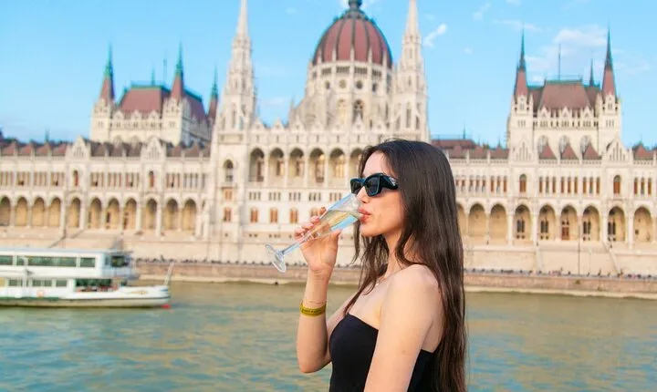Budapest Sip & Sail Prosecco Cruise | Unlimited Prosecco & more