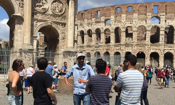 Small-Group Guided Tour of the Colosseum with Roman Forum