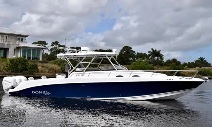 Private VIP party on a yacht with drinks and snacks in Punta Cana