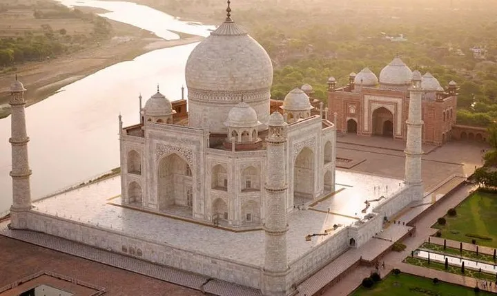 Full Day Agra tour with cultural and fun activities from Delhi by Car
