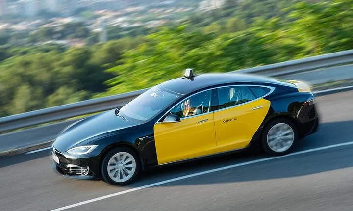 Private Barcelona Airport Transfer: From/to Barcelona Airport