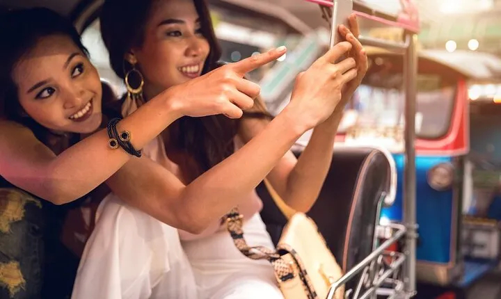 Bangkok Tuk-Tuk Tour by Night with Chinatown Street Food Meal