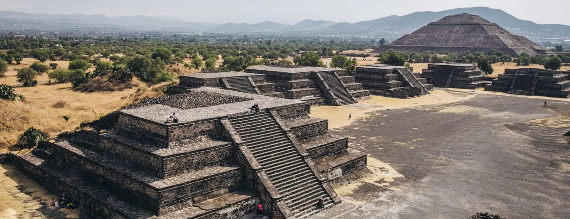 Teotihuacan pyramids and Shrine of Guadalupe private tour with optional lunch