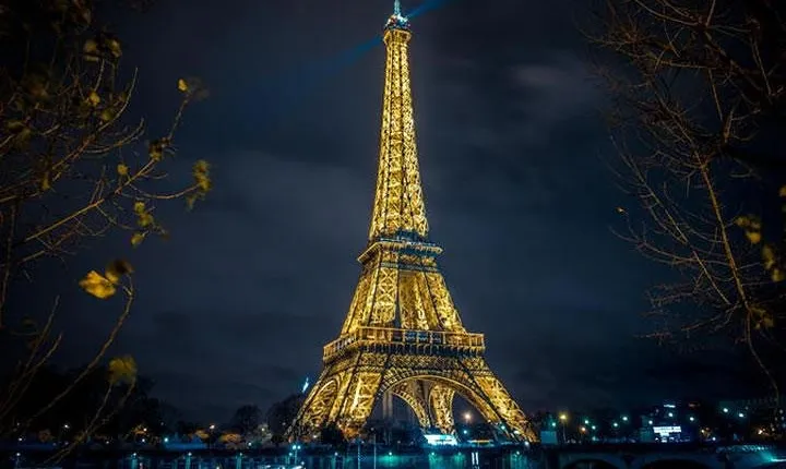 Private Departure Transfer from Paris City centre to Paris Beauvais Tillé airport