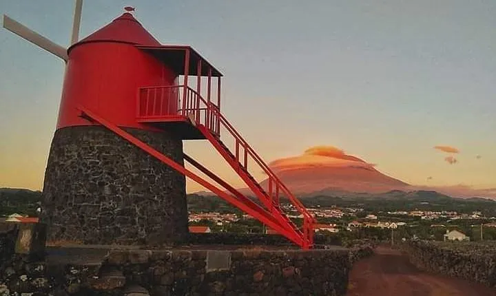 Sunset tour with regional dinner