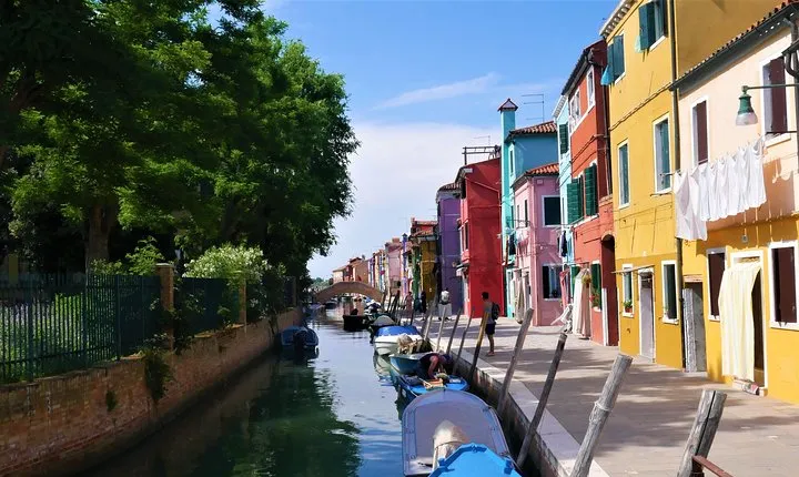 Full-Day Venice Lagoon Tour: Visit Murano, Burano and Torcello