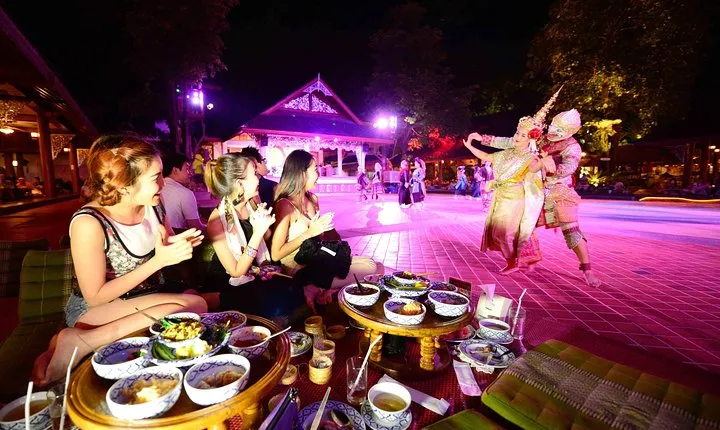 Traditional Khum Khantoke Dinner & Dance Show at Chiang Mai with Return Transfer