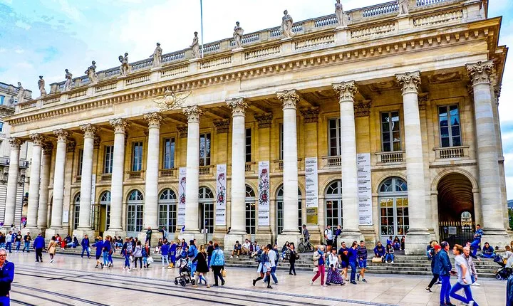 Explore the Instaworthy Spots of Bordeaux with a Local