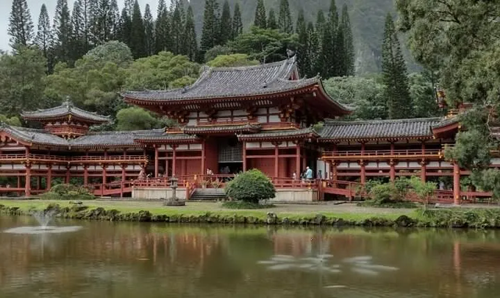 Full Day Oahu Tour with Byodo Temple & Waimea Waterfalls