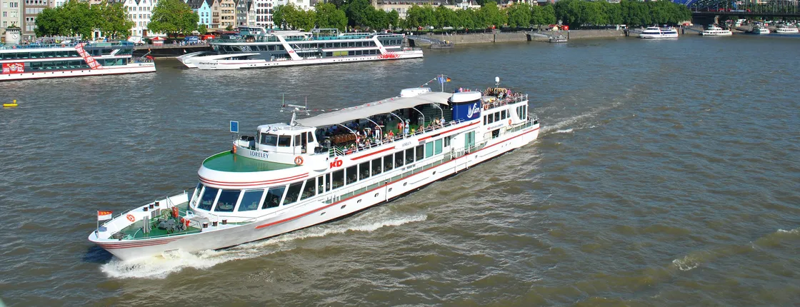Panorama river boat cruise in Cologne