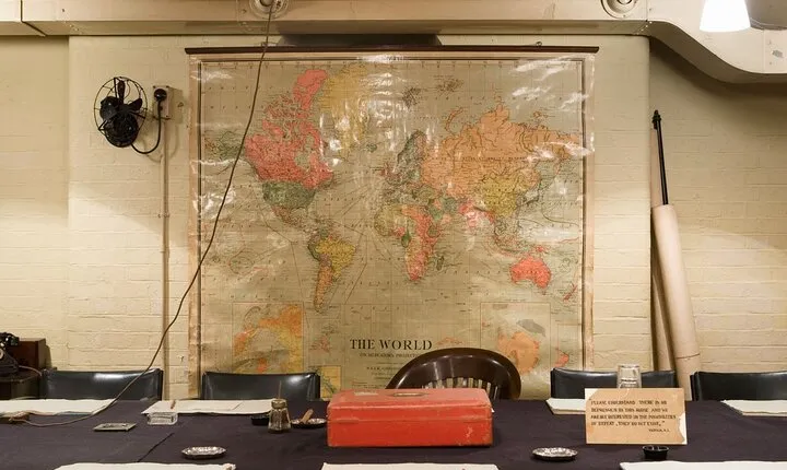 London: Churchill War Rooms Ticket & Political London Audio Tour