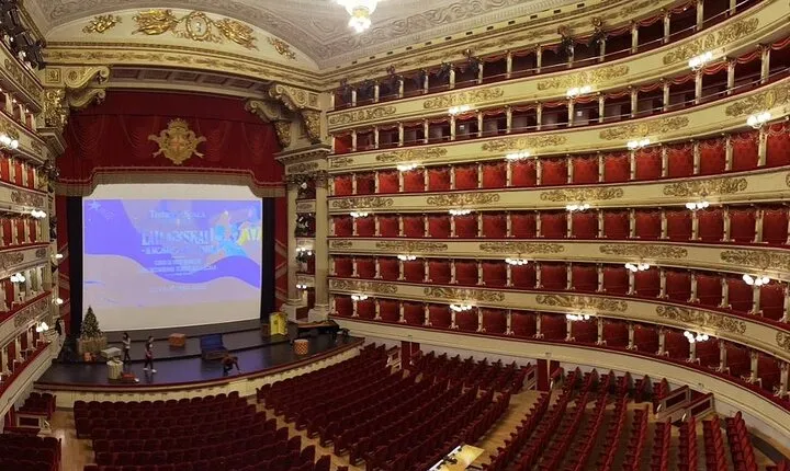 Skip the line La Scala Theatre Guided Tour Experience