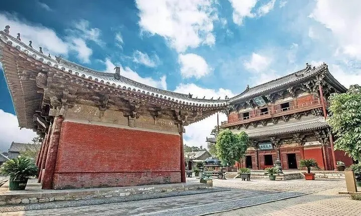 Beijing Private Tour to Huangyaguan Great Wall and Dule Temple