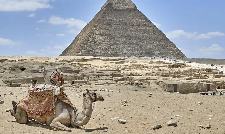 Private Giza Plateau and Pyramids Day Tour