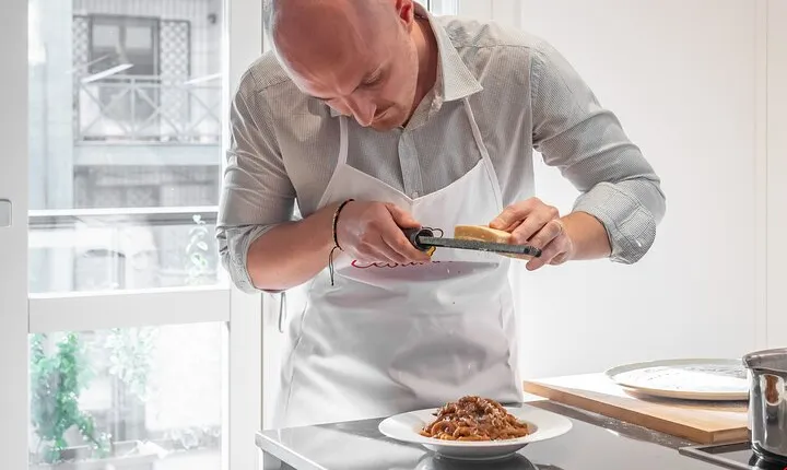 Hand-made pasta cooking class in Milan