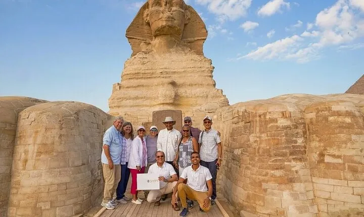 Private Tour to Giza Pyramids, Sphinx + Lunch and Camel Ride