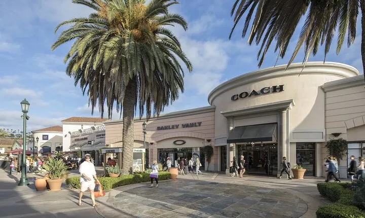 Private Shopping Tour from San Diego to Carlsbad Premium Outlets