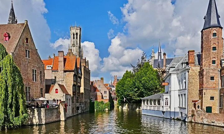 Bruges Small-group Full-day trip by Minivan from Paris