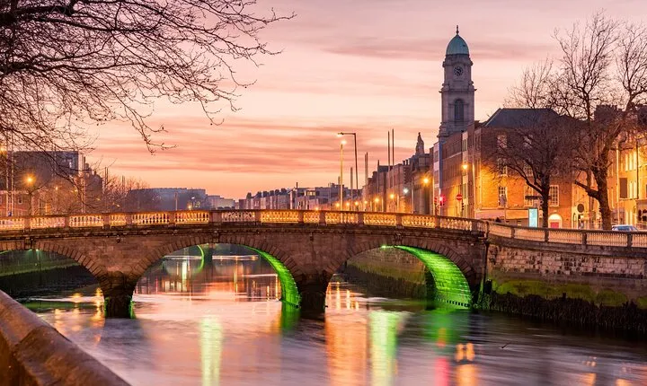 Dublin Highlights Self Guided Scavenger Hunt and Tour