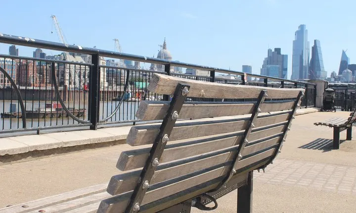 Classic Rom-Com London Walking Tour