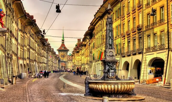 Bern Scavenger Hunt and Highlights Self-Guided Tour