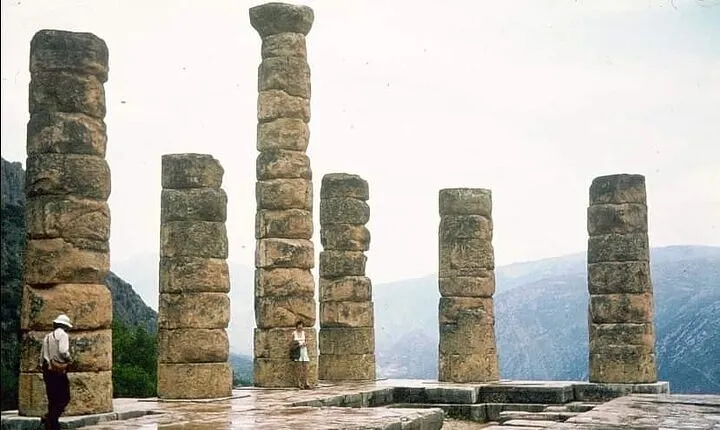 2 Days Meteora Monasteries and Delphi Oracle
