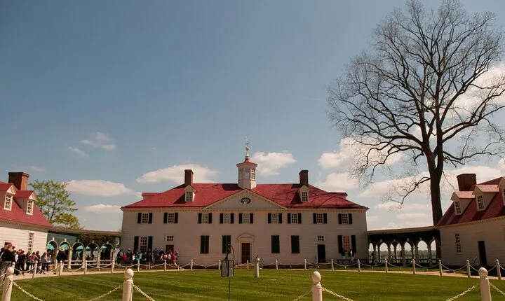 Mount Vernon Guided Walking and Bus Tour