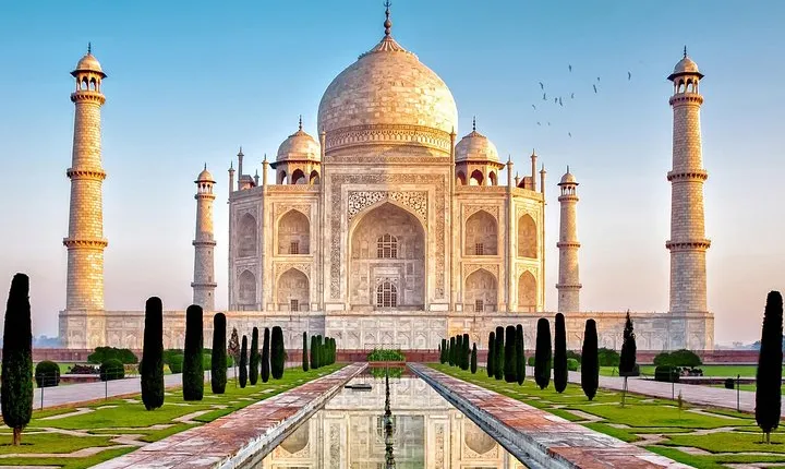Private Day Tour of Taj Mahal and Agra Fort From Delhi By Car - All Inclusive