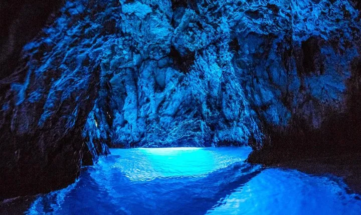 Blue cave group tour with swimming and snorkelling from Hvar