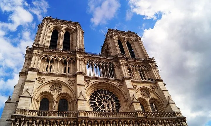 Notre Dame and Central Paris Private Tour