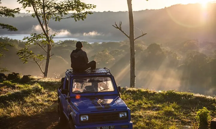 Munduk Sunrise Jeep Tour to Twin Lake and Hidden Waterfall