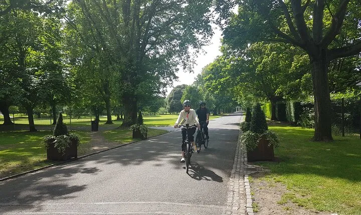 Private Dublin Historical and Heritage Tour by Bike
