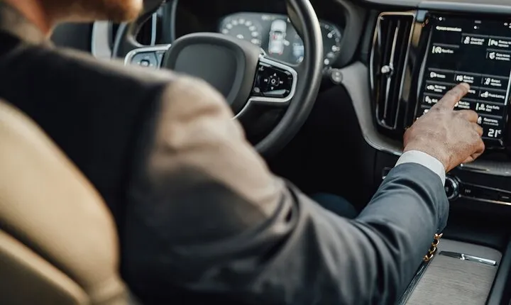 Milan Private Transfer (Malpensa &Linate Airports Train Station, Bellagio, Como)