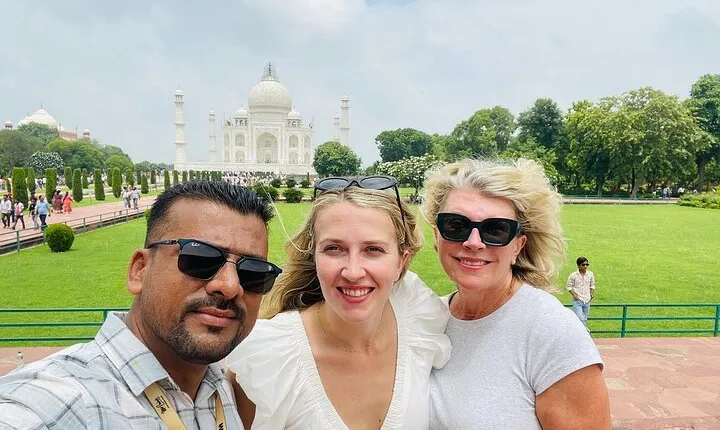 Private Sunrise Taj Mahal Tour From Delhi by Luxury Car