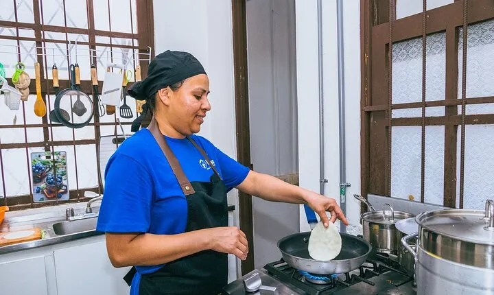 San Jose: Family Cooking Classes visit Central Market