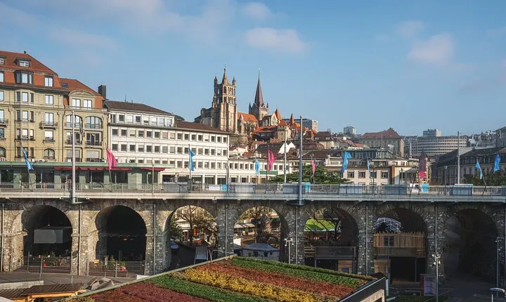 Explore Lausanne in 60 minutes with a Local