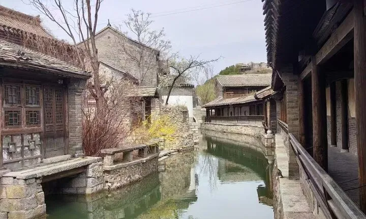 Private Day Tour to Gubei Water Town and Simatai Great Wall