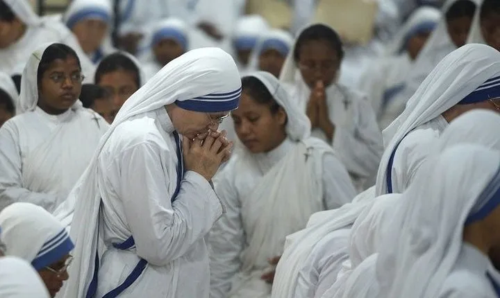 Full day tour of Tajmahal with Mother Teresa Missionaries of charity