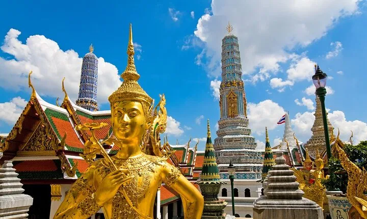 Bangkok Highlights Grand Palace, Wat Pho & Wat Arun Walking Tour