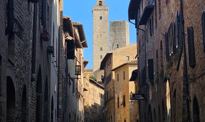 Private Full Day Tour Siena and San Gimignano with Wine Tasting